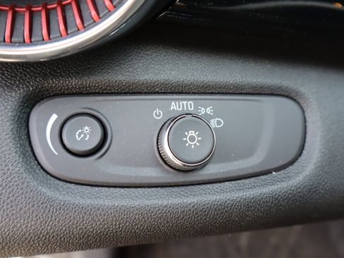 Certified 2024 Chevrolet Trax RS w/ Driver Confidence Package image 19