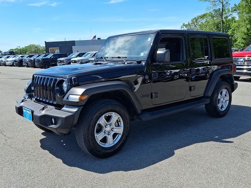 Used 2022 Jeep Wrangler Unlimited Sport AWD/4WD image 3