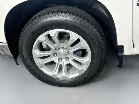 Used 2023 Chevrolet Silverado 1500 LTZ w/ LTZ Convenience Package II RWD image 32