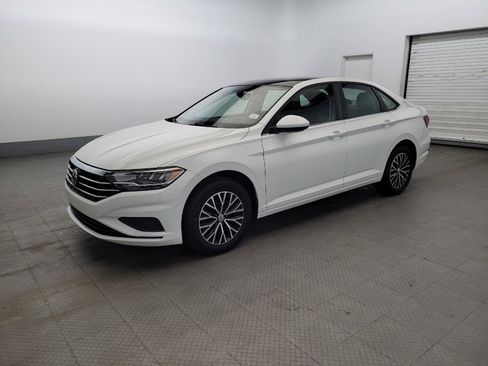 Used 2020 Volkswagen Jetta SE w/ SE Cold Weather Package FWD image 2