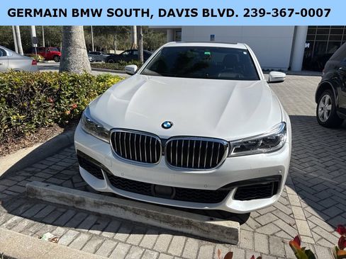 Used 2019 BMW 750i w/ Executive Package image 9