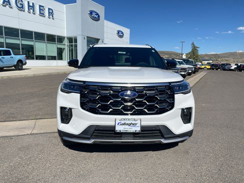 New 2026 Ford Explorer Platinum w/ LUX Leather Package AWD/4WD image 17