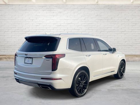 Used 2020 Cadillac XT6 Premium Luxury AWD/4WD image 3