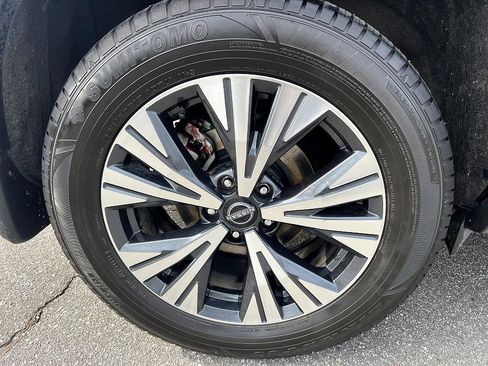 Certified 2023 Nissan Rogue SV w/ SV Premium Package image 11