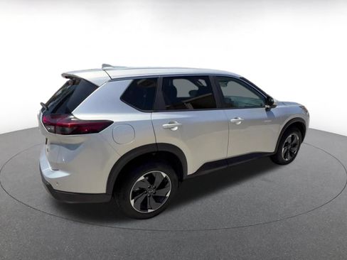 Used 2025 Nissan Rogue SV AWD/4WD image 15