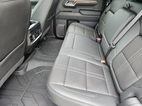 Used 2024 Chevrolet Silverado 1500 High Country w/ High Country Premium Package AWD/4WD image 13