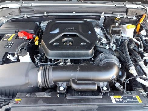 Used 2024 Jeep Wrangler Unlimited Rubicon 4xe image 26