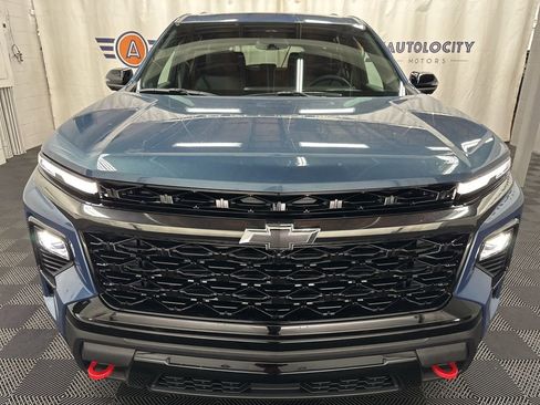 Used 2025 Chevrolet Traverse Z71 w/ Driver Confidence Package image 3