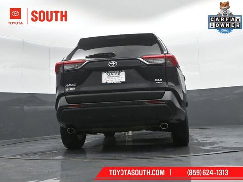 Used 2025 Toyota RAV4 XLE AWD/4WD image 35