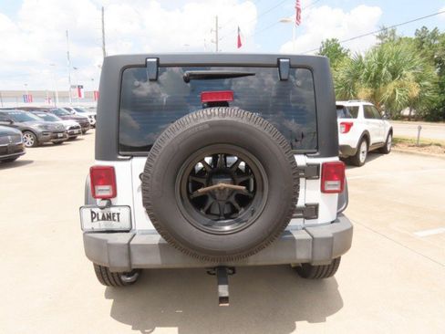 Used 2014 Jeep Wrangler Sport w/ Connectivity Group AWD/4WD image 10