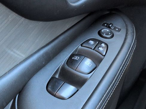 Used 2018 Nissan Murano SV AWD/4WD image 24