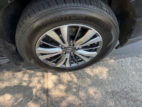 Used 2018 Nissan Pathfinder S FWD image 13