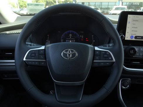 New 2026 Toyota Grand Highlander FWD image 16