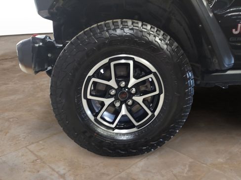 Used 2022 Jeep Gladiator Rubicon w/ Cold Weather Group AWD/4WD image 30