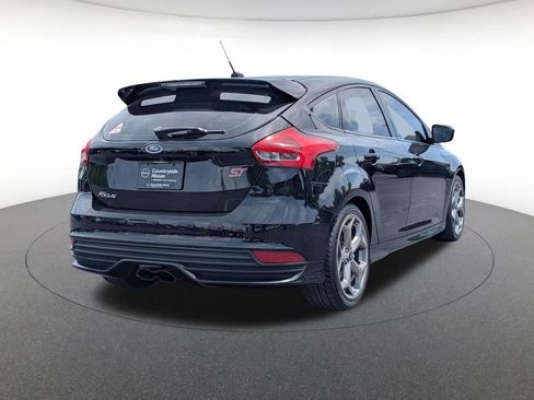 Used 2017 Ford Focus ST FWD image 5
