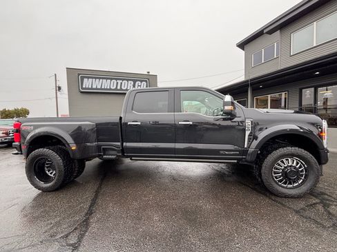 Used 2024 Ford F450 Platinum w/ FX4 Off-Road Package image 5