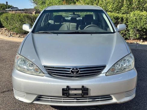 Used 2005 Toyota Camry SE FWD image 4