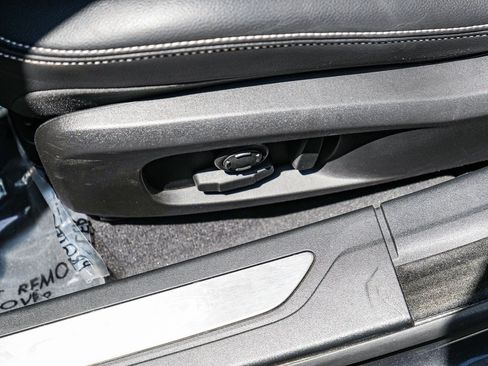 Used 2024 Jaguar XF R-Dynamic SE RWD image 21
