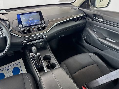 Used 2025 Nissan Altima 2.5 SV FWD image 27