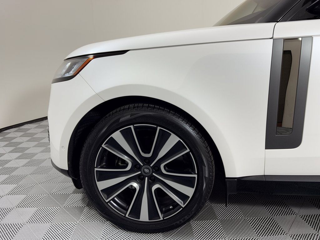 Used 2023 Land Rover Range Rover SV AWD/4WD image 13