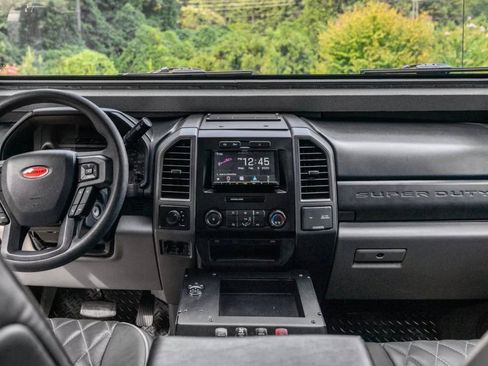Used 2020 Ford F550 4x4 Regular Cab Super Duty image 11