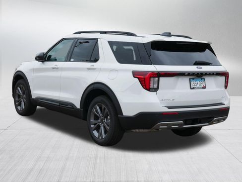 Used 2026 Ford Explorer Active w/ Active Comfort Package AWD/4WD image 5