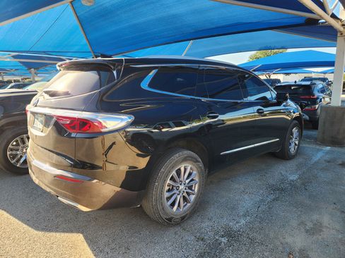 Used 2024 Buick Enclave Essence w/ Technology Package FWD image 4