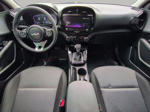 Certified 2025 Kia Soul S FWD image 4