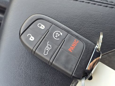 Used 2023 Jeep Compass Latitude w/ Convenience Group AWD/4WD image 36