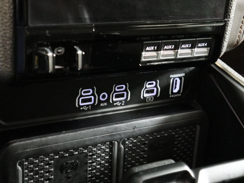 Used 2025 RAM 2500 Limited AWD/4WD image 25