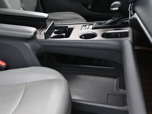 Used 2021 Toyota Sienna XLE image 49