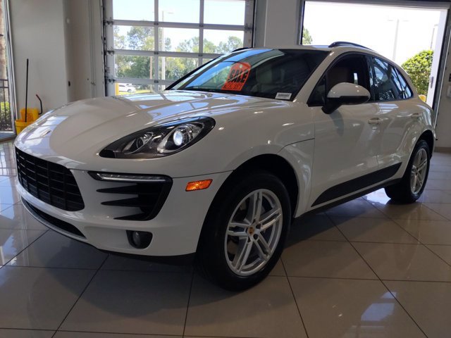 Used 2018 Porsche Macan AWD/4WD image 8