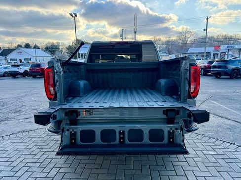 Used 2024 GMC Sierra 1500 AT4 w/ Technology Package image 9