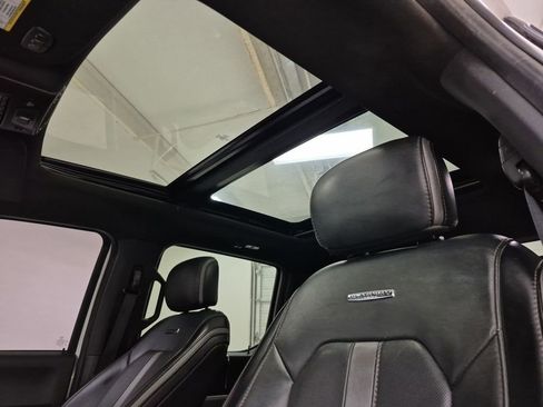 Used 2019 Ford F250 Platinum w/ Platinum Ultimate Package image 19