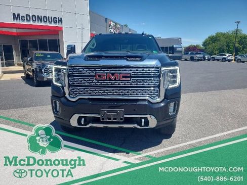 Used 2022 GMC Sierra 2500 Denali w/ Denali Black Diamond Edition AWD/4WD image 3