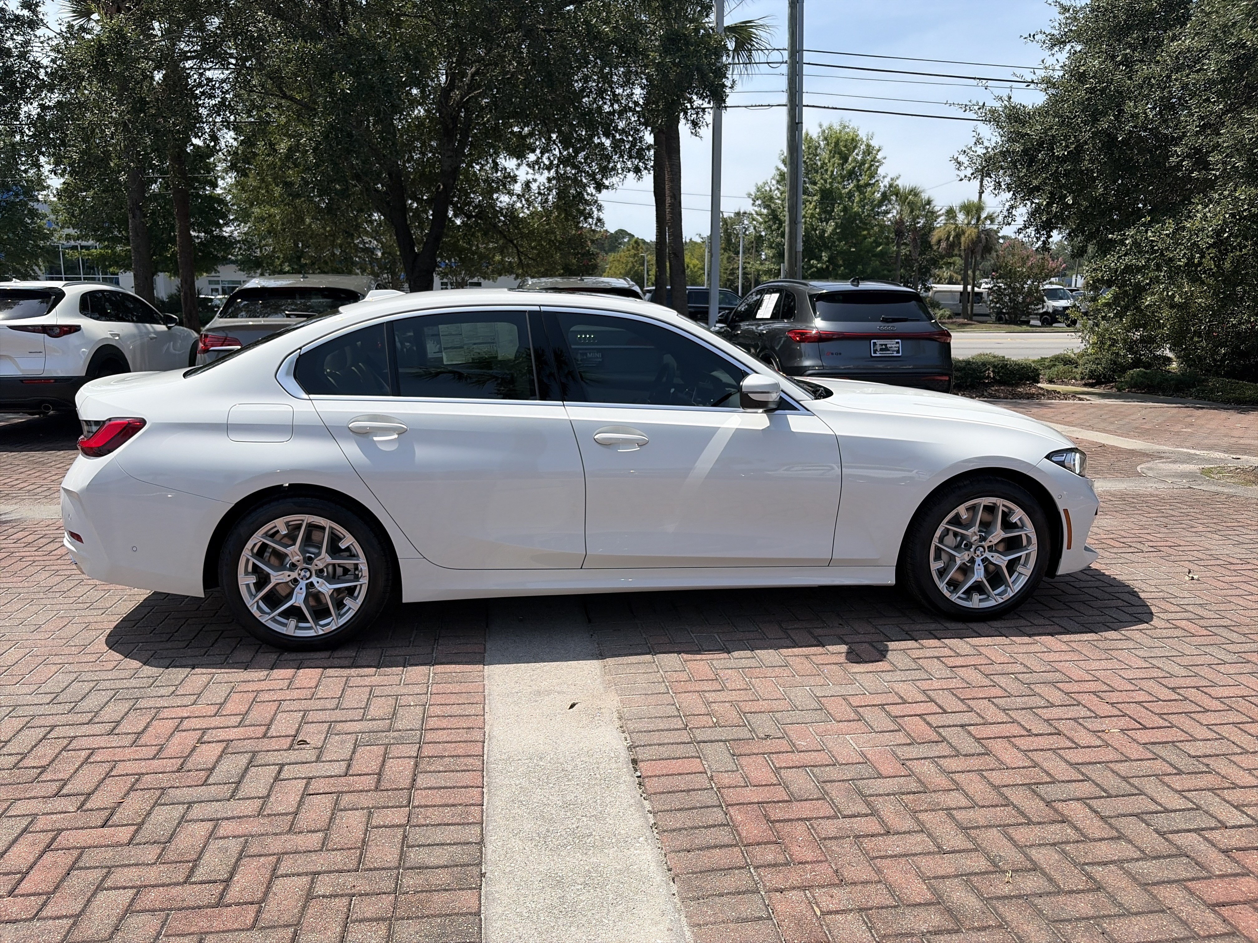 Used 2026 BMW 330i Sedan w/ Premium Package RWD image 10