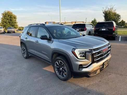 Used 2025 GMC Terrain Elevation w/ Elevation Premium Package AWD/4WD image 1