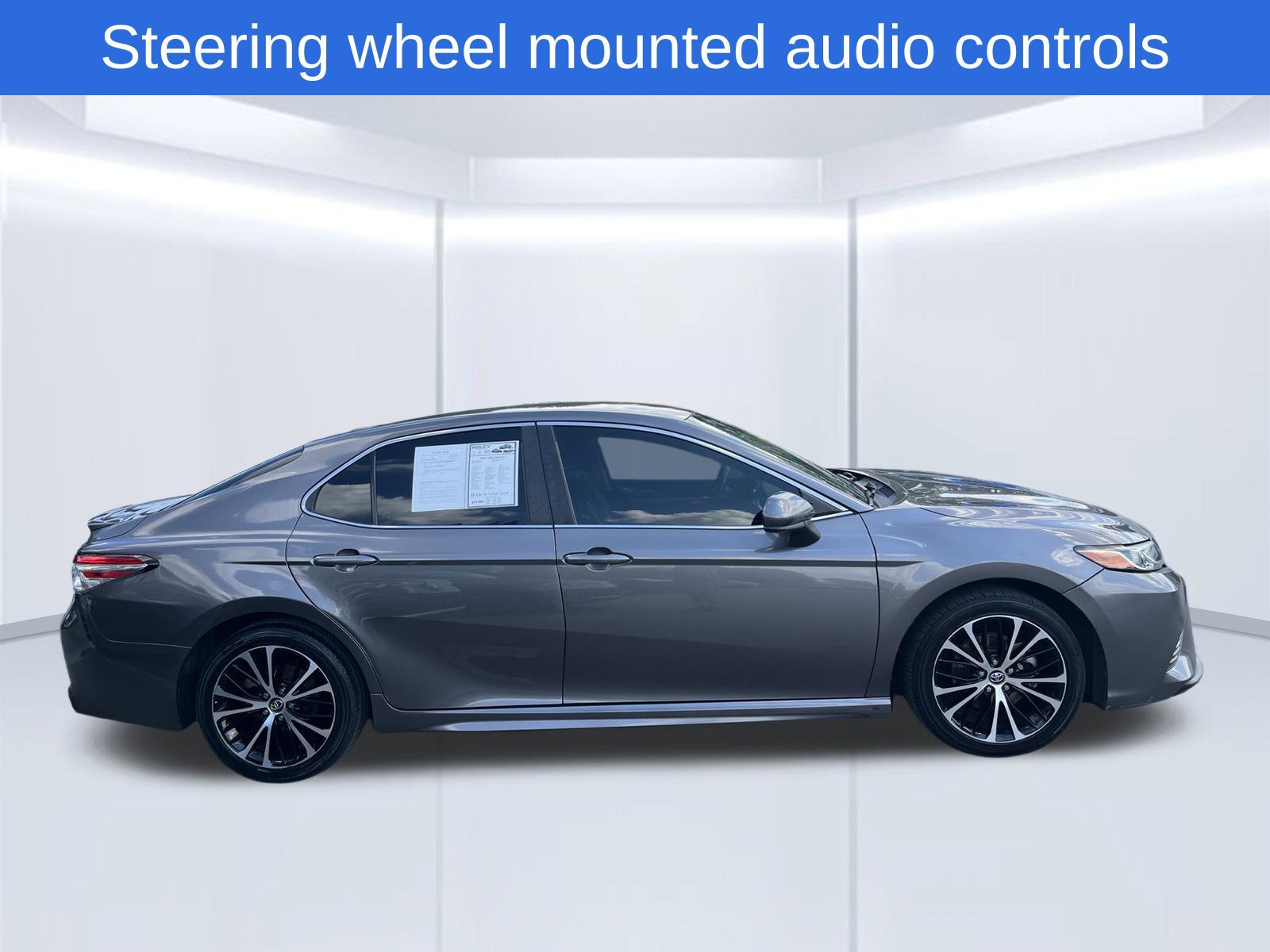 Used 2020 Toyota Camry SE FWD image 4