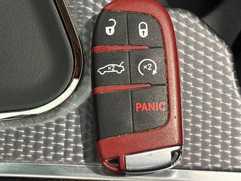 Used 2016 Dodge Challenger SRT Hellcat RWD image 20