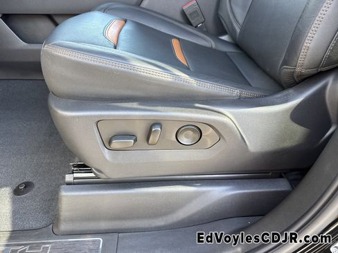 Used 2023 GMC Sierra 1500 AT4 w/ AT4 Premium Package image 12