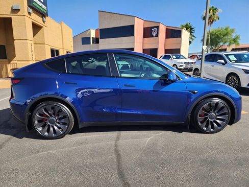 Used 2022 Tesla Model Y Performance AWD/4WD image 2
