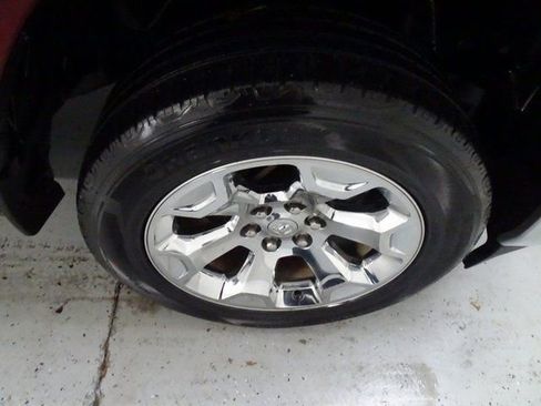 Used 2019 RAM 1500 Big Horn image 32