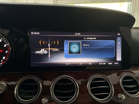 Used 2018 Mercedes-Benz E 300 image 33