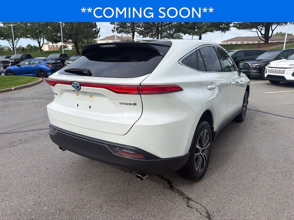 Used 2022 Toyota Venza LE AWD/4WD image 7