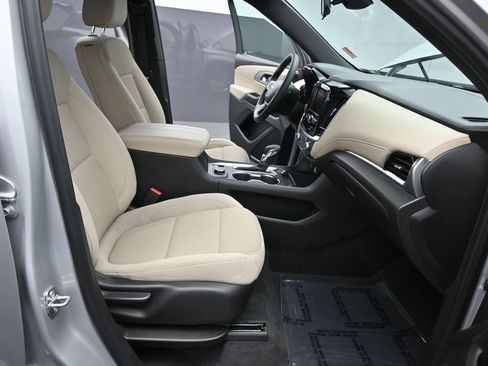 Used 2022 Chevrolet Traverse LS FWD image 21