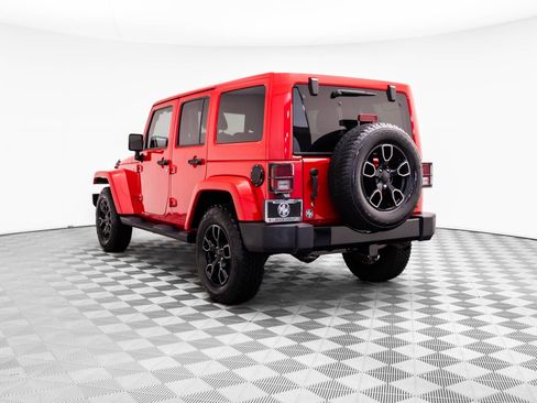Used 2018 Jeep Wrangler Unlimited Sahara image 3