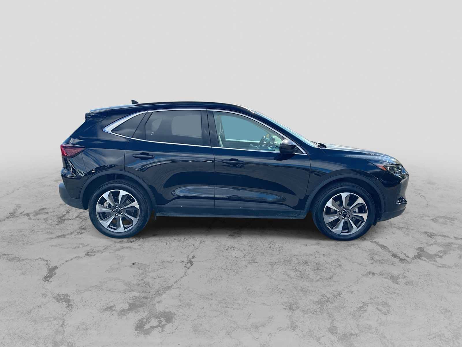 Used 2024 Ford Escape Platinum w/ Premium Technology Package AWD/4WD image 9