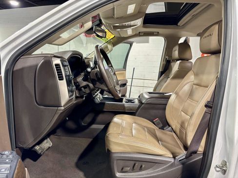 Used 2019 GMC Sierra 2500 Denali w/ Duramax Plus Package image 2