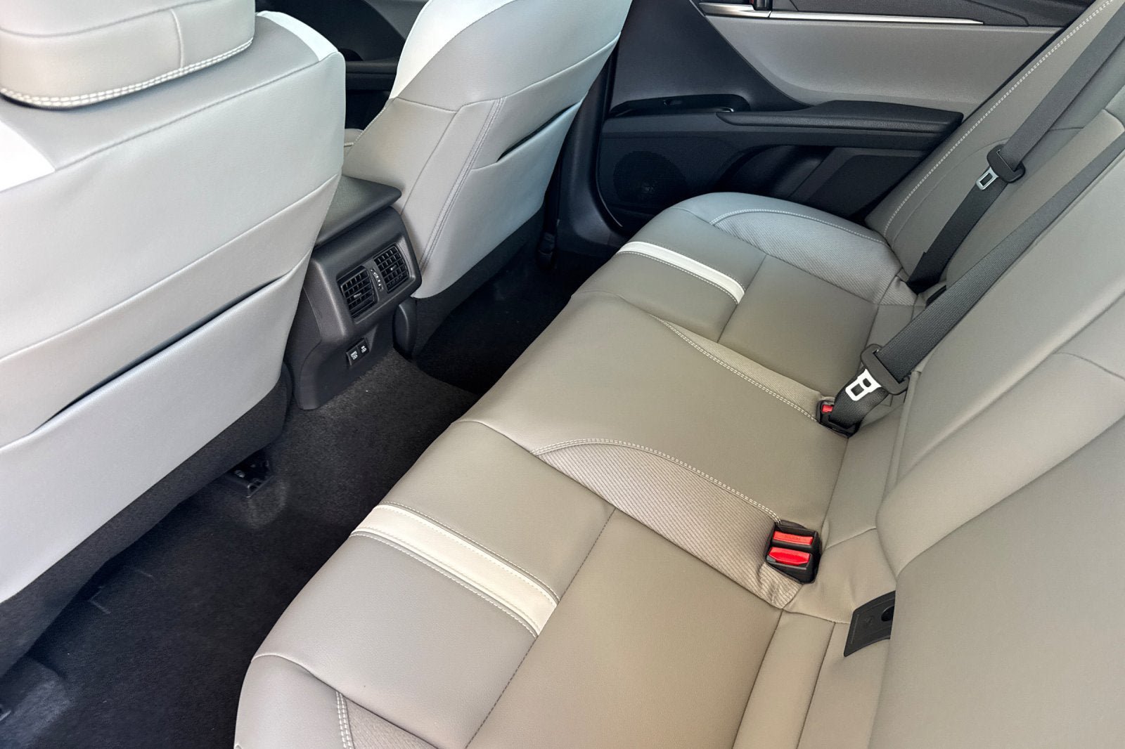 New 2026 Toyota Camry SE FWD image 14