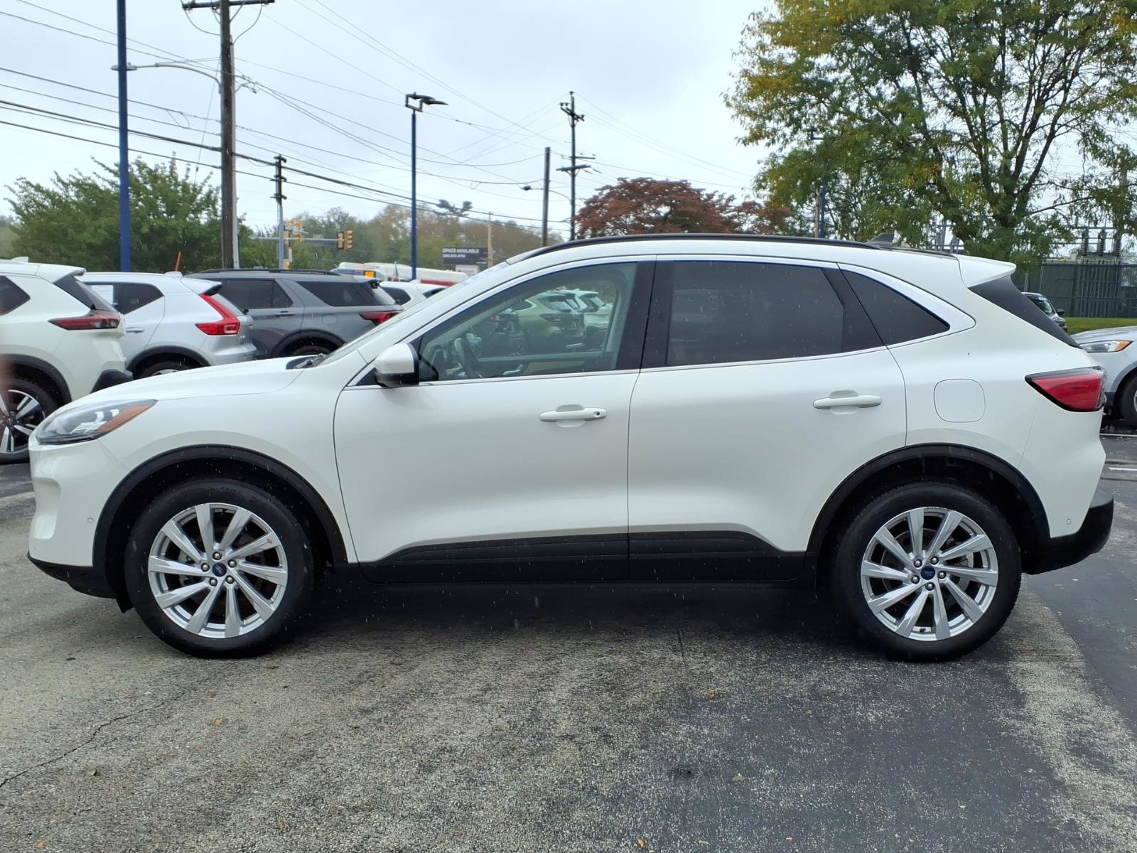 Certified 2022 Ford Escape Titanium w/ Titanium Elite Package AWD/4WD image 7